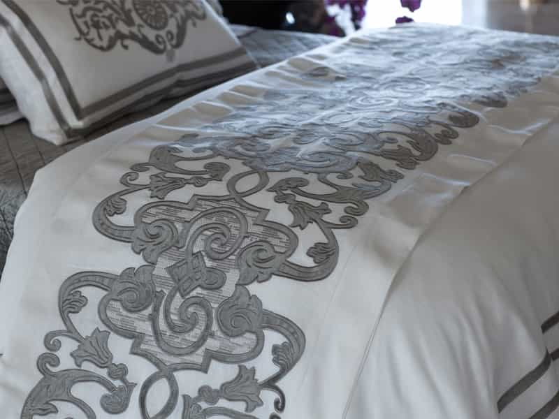 MOZART THROW / WHITE LINEN / SILVER VELVET 45X98