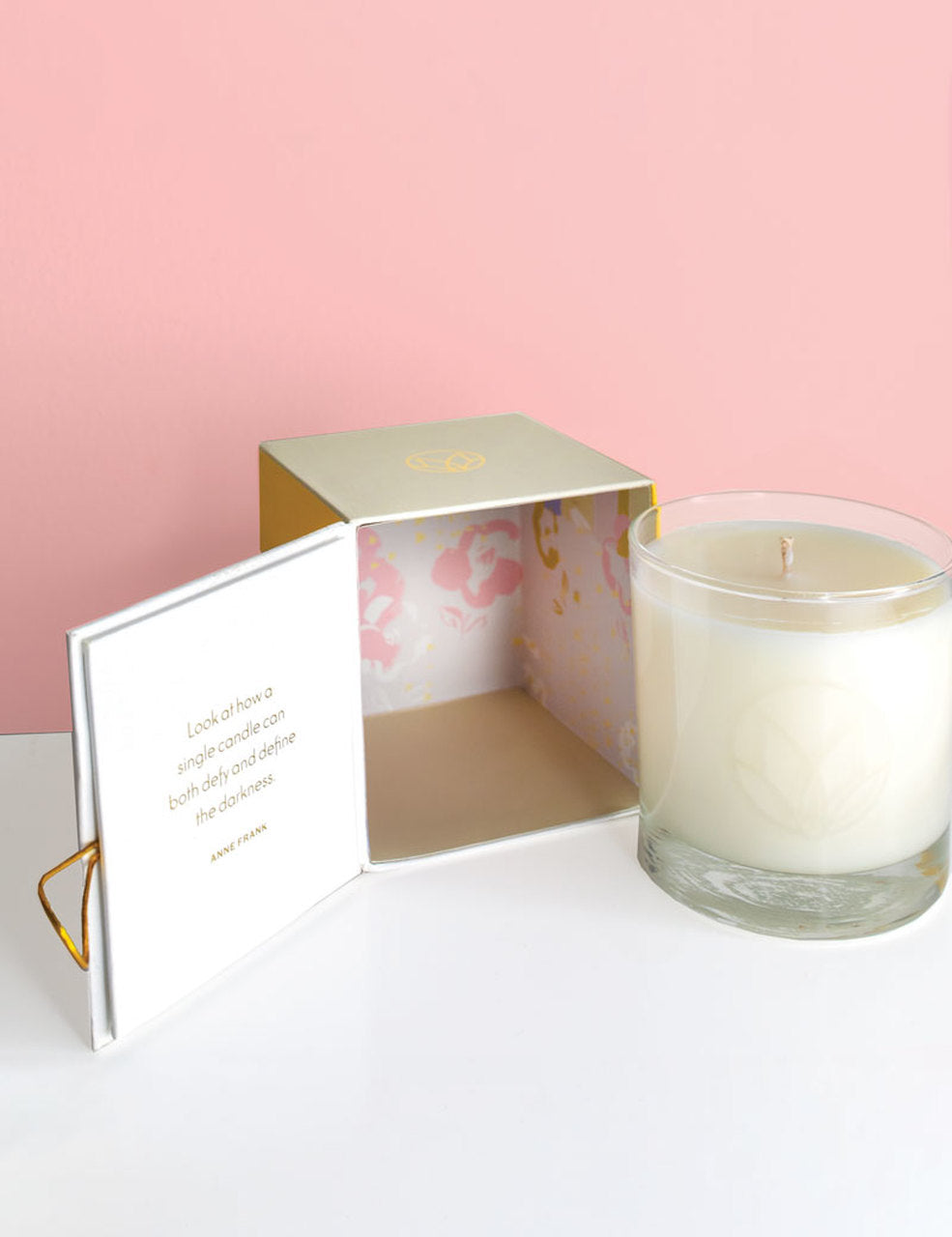 MUSEE:  AMBER AND VANILLA SOY CANDLE